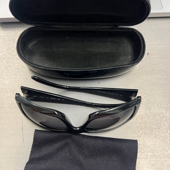 Gucci Sunglasses Black - Picture 13 of 14